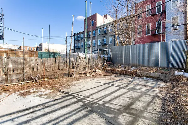 Rented by Bold New York | media 10