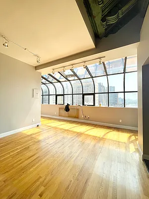 Rented by Compass | media 22