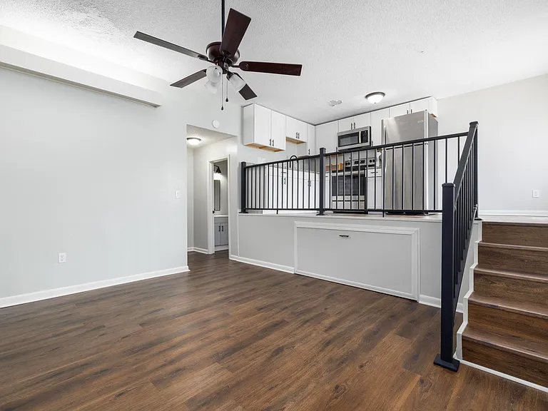 3814 Memorial Blvd #23 — Photo 1