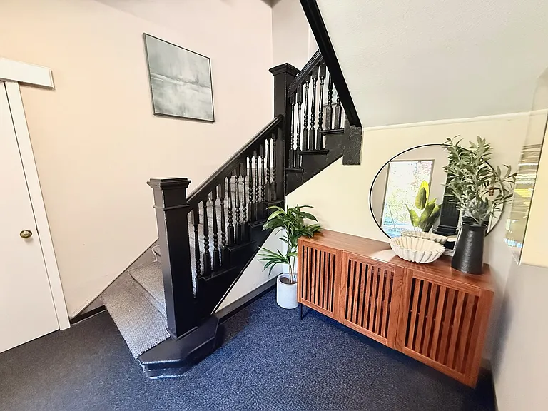 Ludlow B Apartments — Photo 1