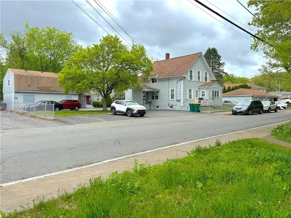 628 Robinson St, Woonsocket, RI 02895
