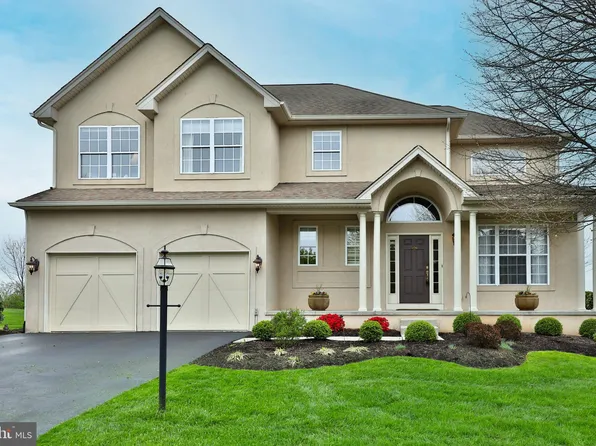 830 Mountaintop Dr, Collegeville, PA 19426