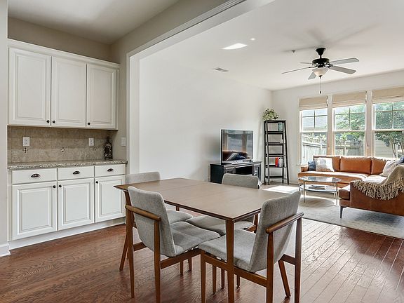 4th image of 6092 Holly Park Ln SE