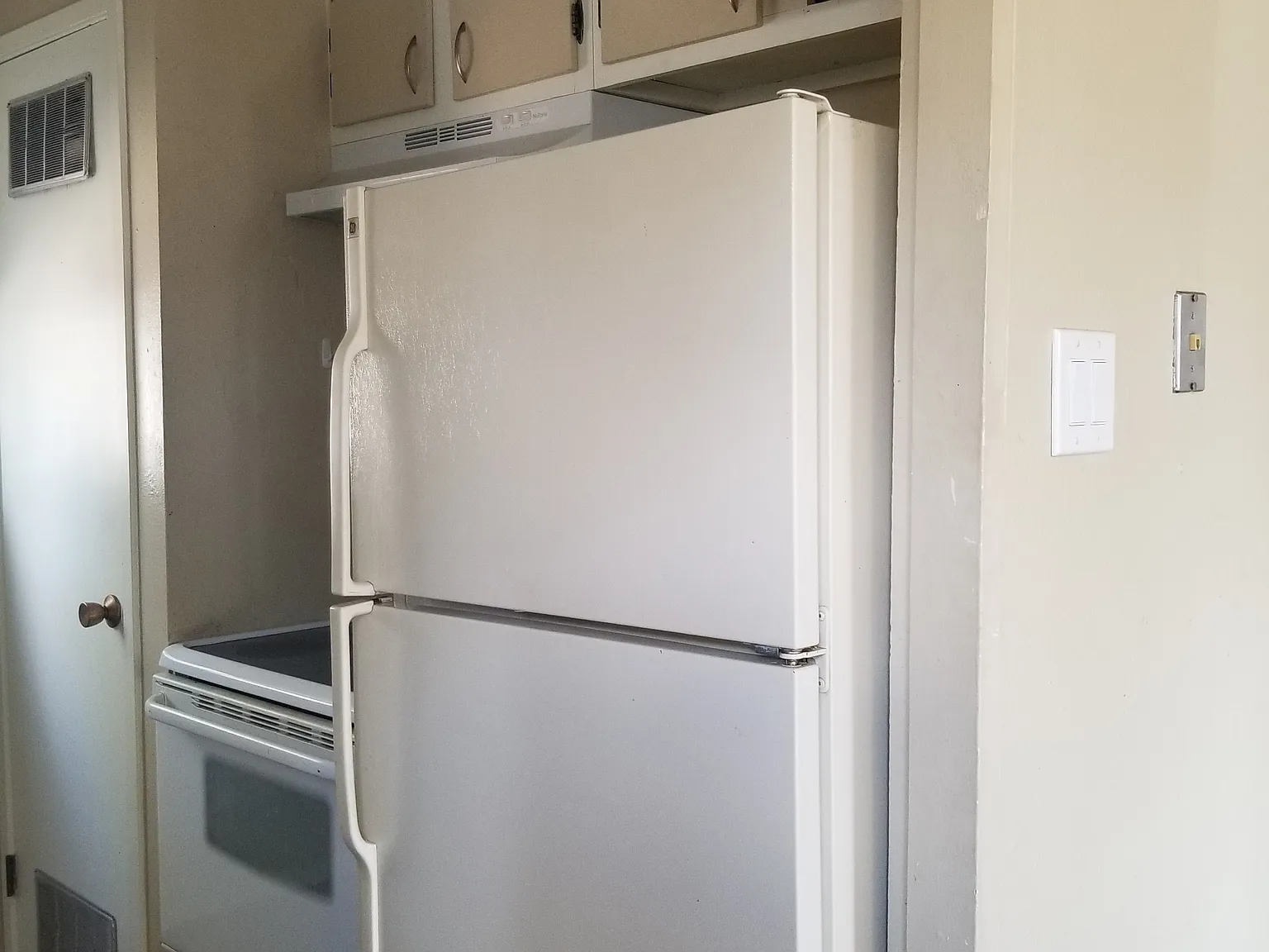 2 bed, 1.0 bath, $1,300 — Photo 3