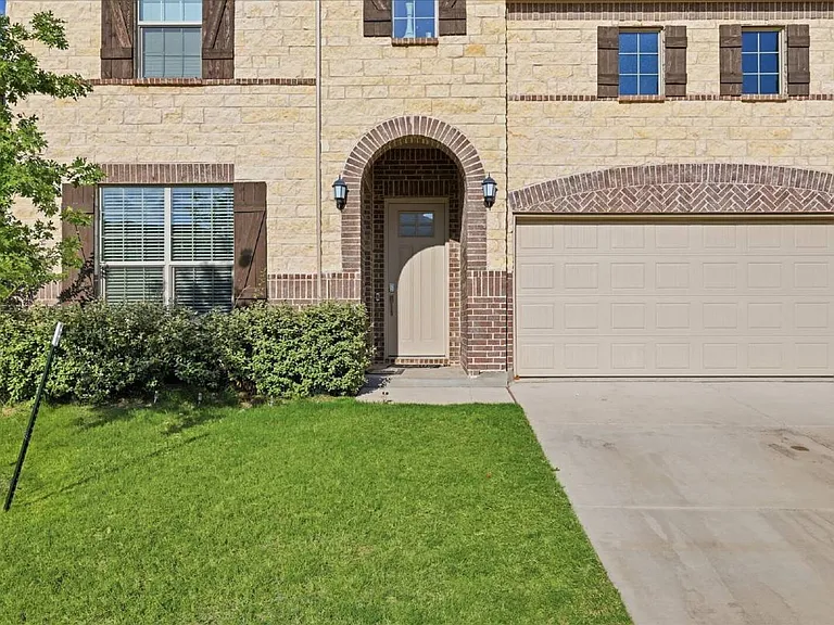 8316 Catalpa Ln — Photo 3