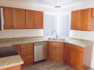 822 Newport Ter, Vista, CA 92084