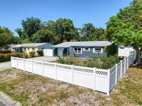 13601 120th St N, Largo, FL 33778