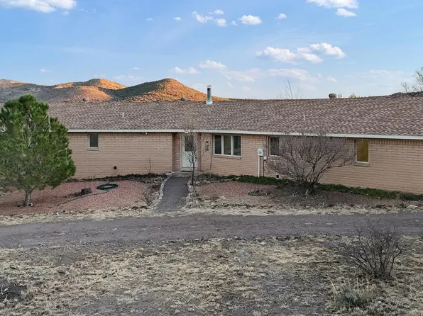 102 Black Walnut Dr, Alpine, TX 79830