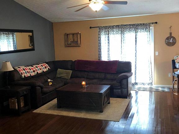 2nd image of 887 Gulliver Dr