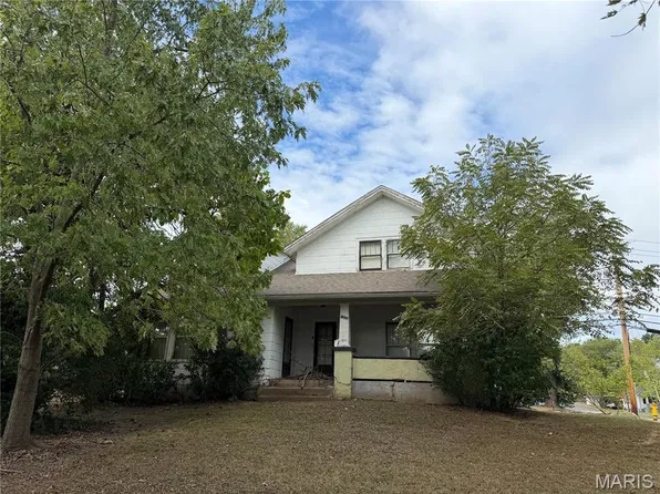 1202 S Main St, De Soto, MO 63020
