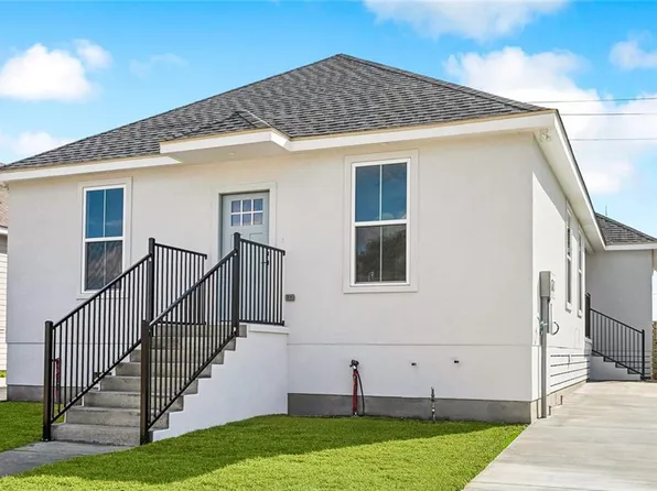3521-23 Kings Dr, Chalmette, LA 70043