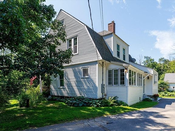 3rd image of 260 Worcester Rd