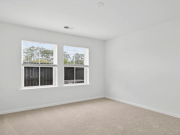 2nd image of 4633 Forest Hills Dr #6FZ0WW