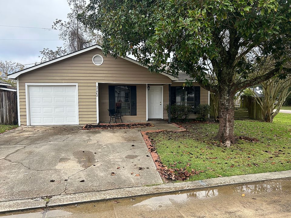 1st image of 37462 W Hillside Dr