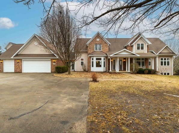 11325 E Golf View Dr, Galena, IL 61036