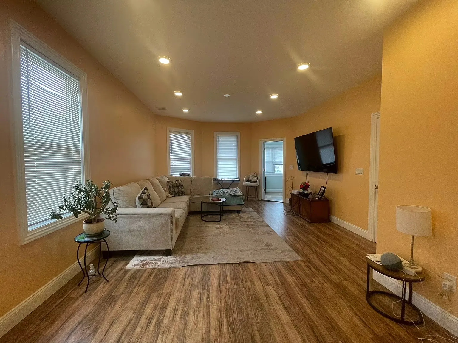 3 bed, 1.5 bath, $2,600 — Photo 3