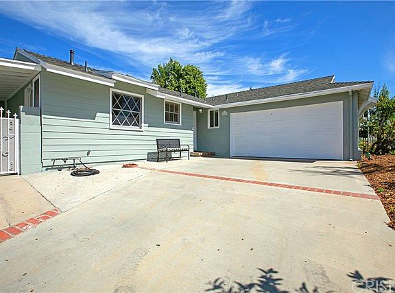3rd image of 12663 Arminta St