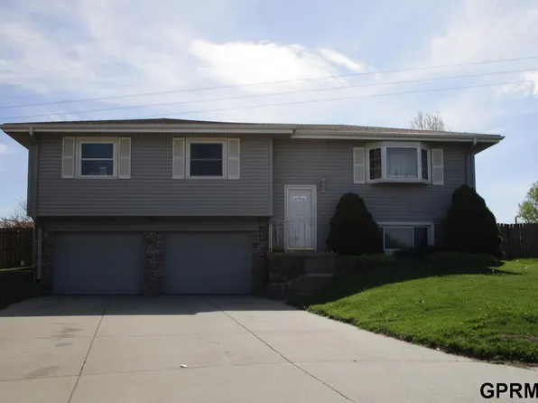 3302 E Dutchman Cir, Bellevue, NE 68123