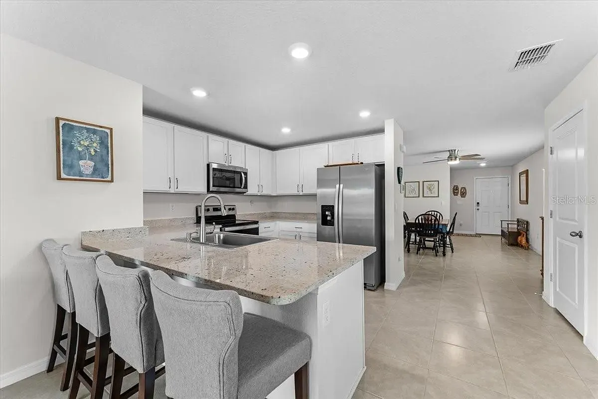 3 bed, 1504 sqft, $2,425 — Photo 2