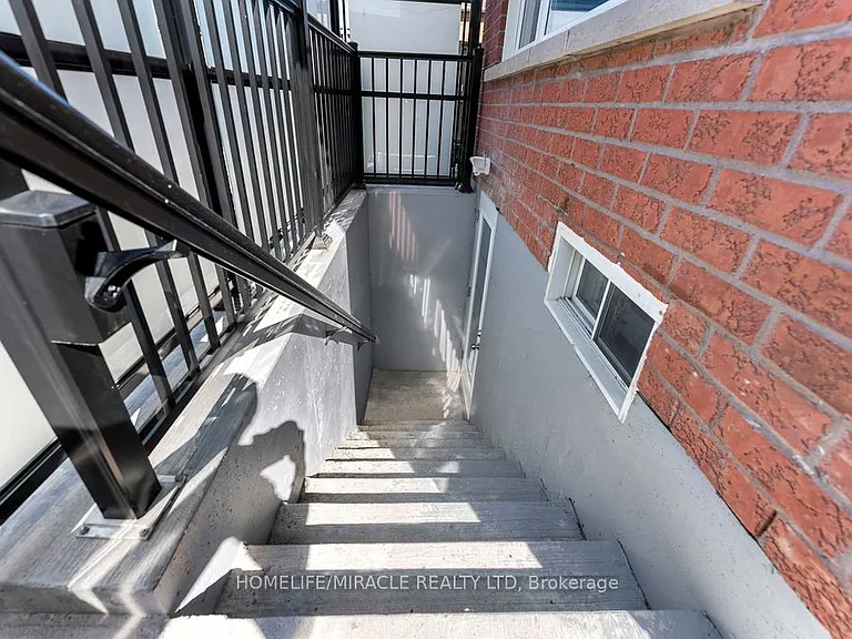 1330 Aldergrove Dr #BASEMENT — Photo 25