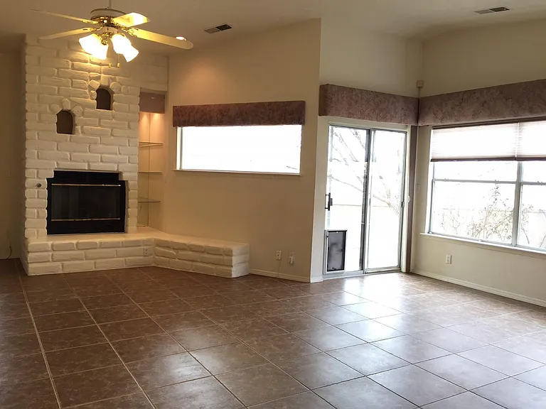 8805 Fremont Ellis Ct NE — Photo 10