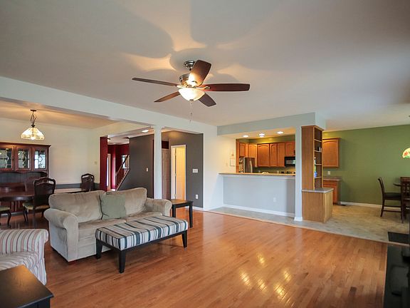 5th image of 2601 Schumann St