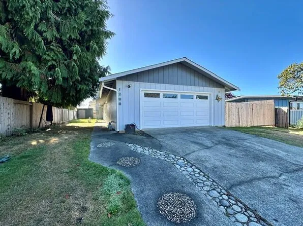 1286 Parkside Dr, McKinleyville, CA 95519