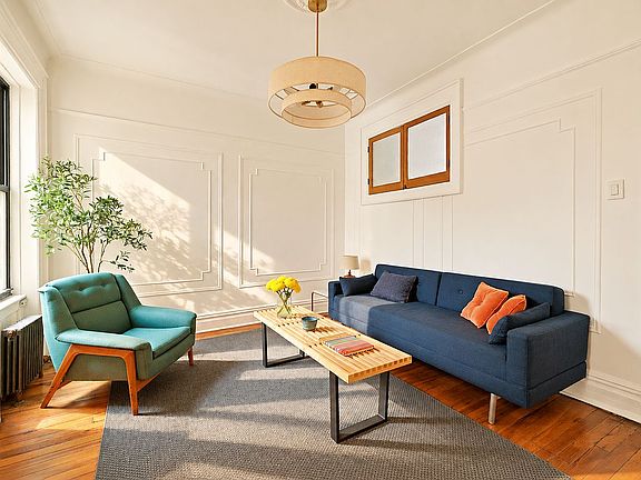 2nd image of 446 15th St APT 4R