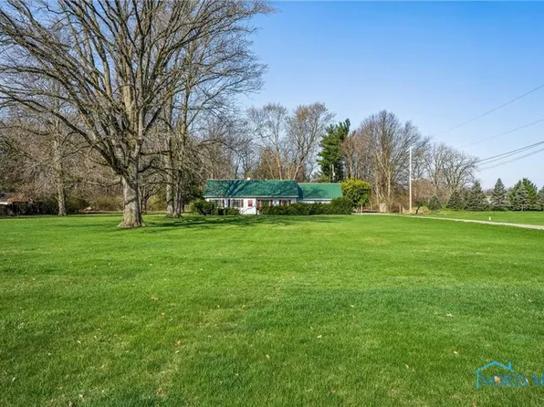 2435 Fostoria Rd, Fostoria, OH 44830