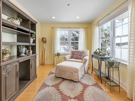 3rd image of 25 Rio Vista Lane