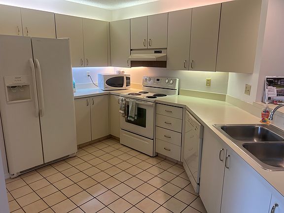 4th image of 6255 SE Charleston Pl Unit 101