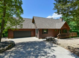 712 Crystal Beach Cir, Shell Knob, MO 65747