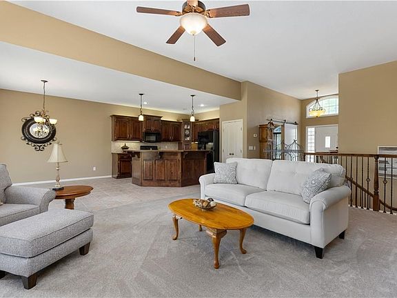 2nd image of 9514 NE 100th St