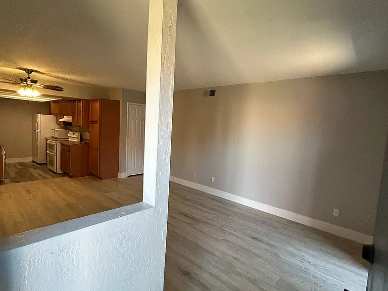 16602 N 25th St #218 — Photo 6