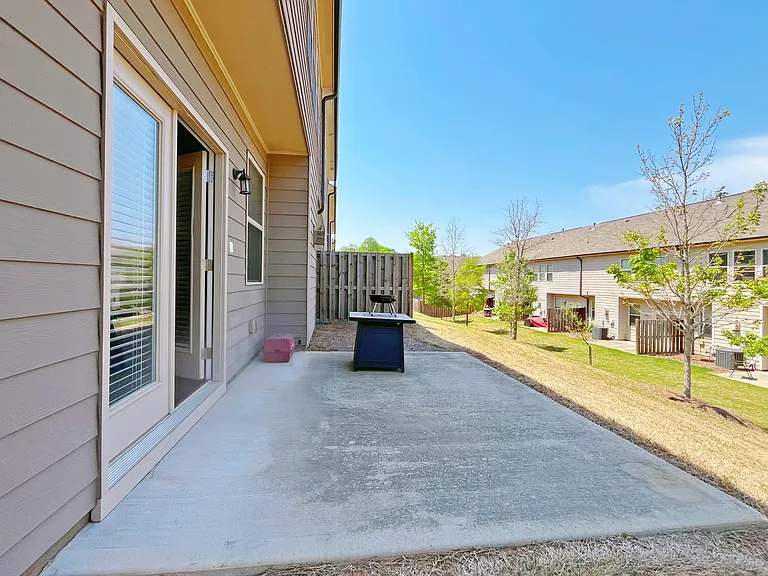 330 Holdings Dr — Photo 28