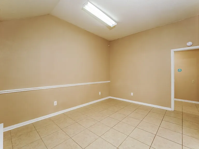 7921 Wayne Way — Photo 5