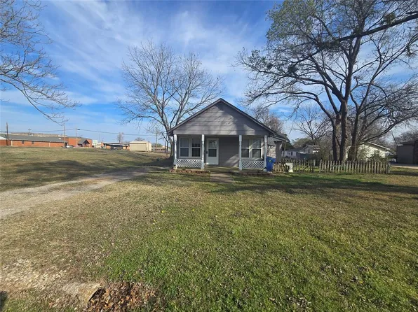 209 E Main St, Tecumseh, OK 74873