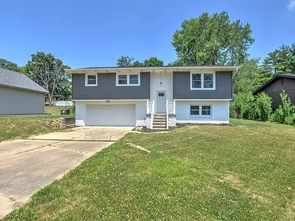 1150 Rosewood Dr, Mt Zion, IL 62549