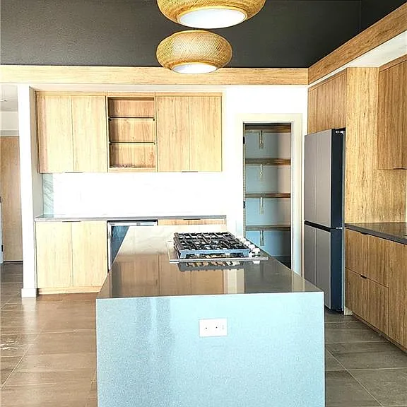 2712 W Hatfield Ave — Photo 7