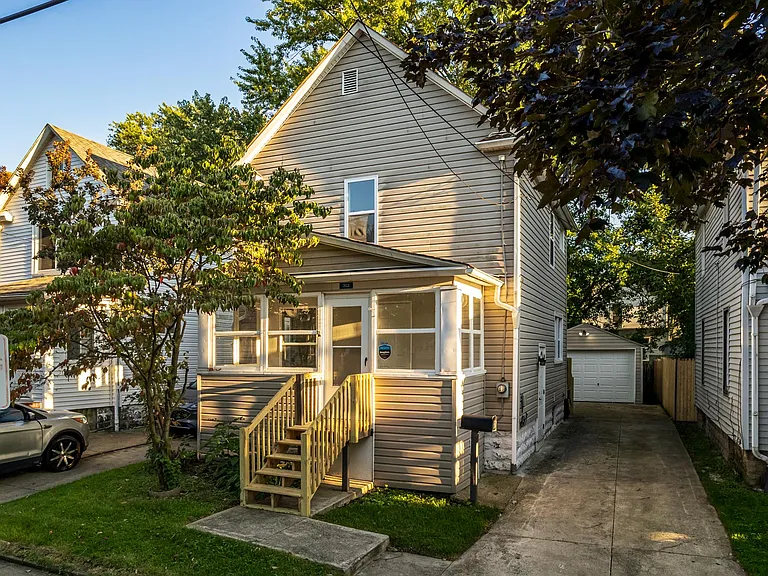 312 Upland Ave — Photo 2