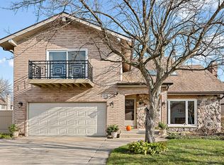 1319 N Saddle Row, Addison, IL 60101