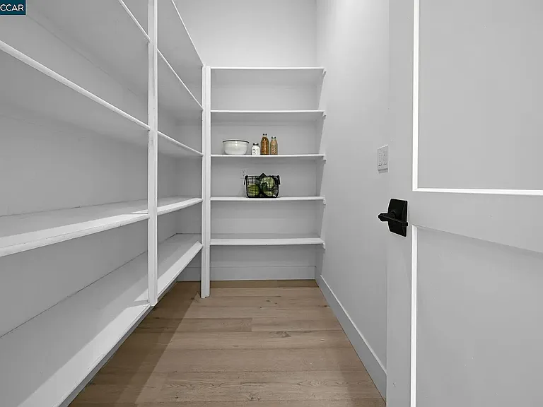 226 Akabane Ln — Photo 44