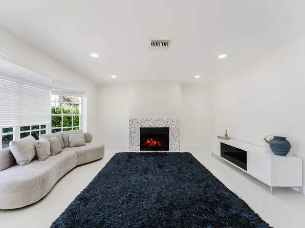 3199 NE 6th Dr, Boca Raton, FL 33431