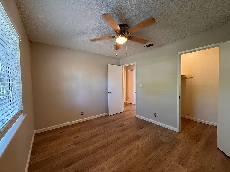 1324 G Street — Photo 14