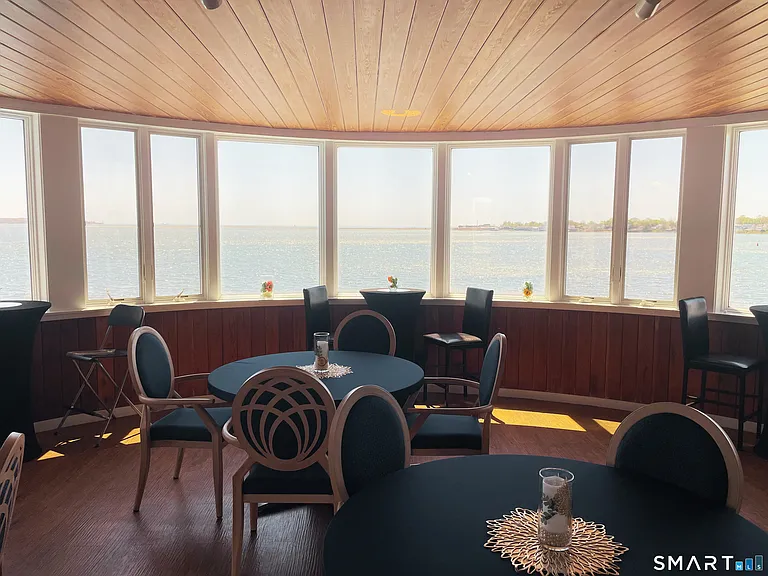 133 Harbour Close — Photo 15