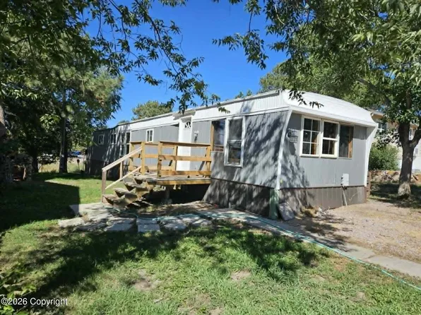 208 7th Ave, Newcastle, WY 82701