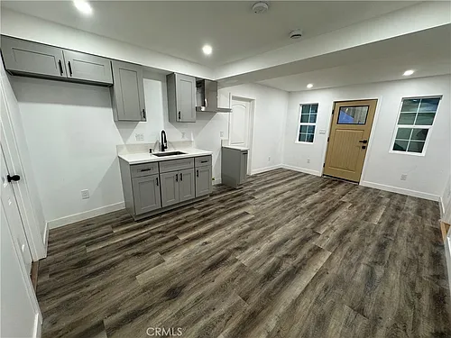2566 Broadway Photo 1
