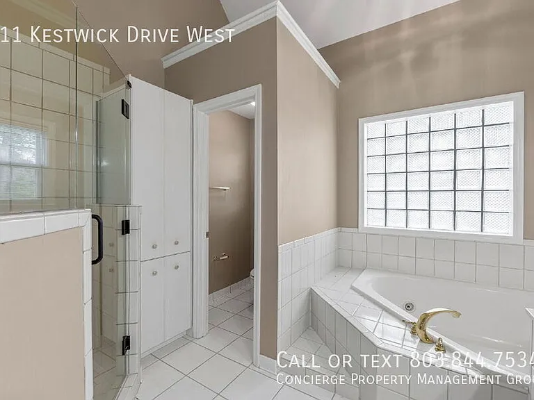 211 Kestwick Dr W — Photo 30