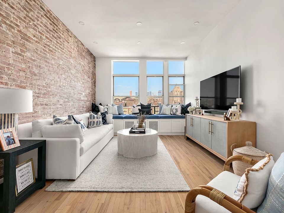 1st image of 79 Barrow St APT 6C