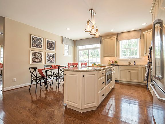 5th image of 144 Shilling Ave